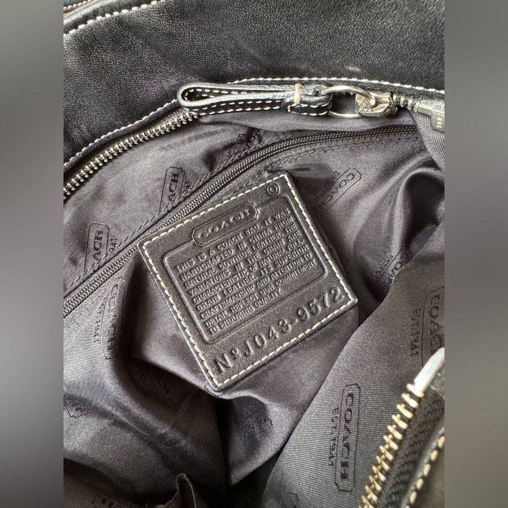 Vintage Coach Hamptons 9572 Leather Tote - Picture 3 of 10
